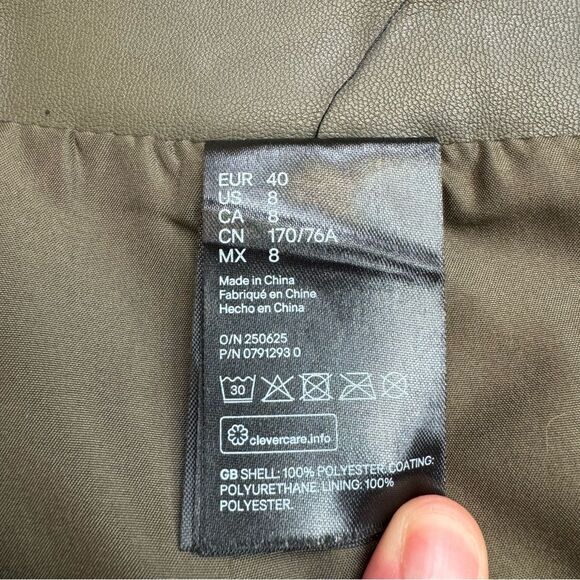 H&M Women's Vegan Faux Leather Mini Skirt Dark Mossy Army Olive Green 8 Pockets - Picture 12 of 14
